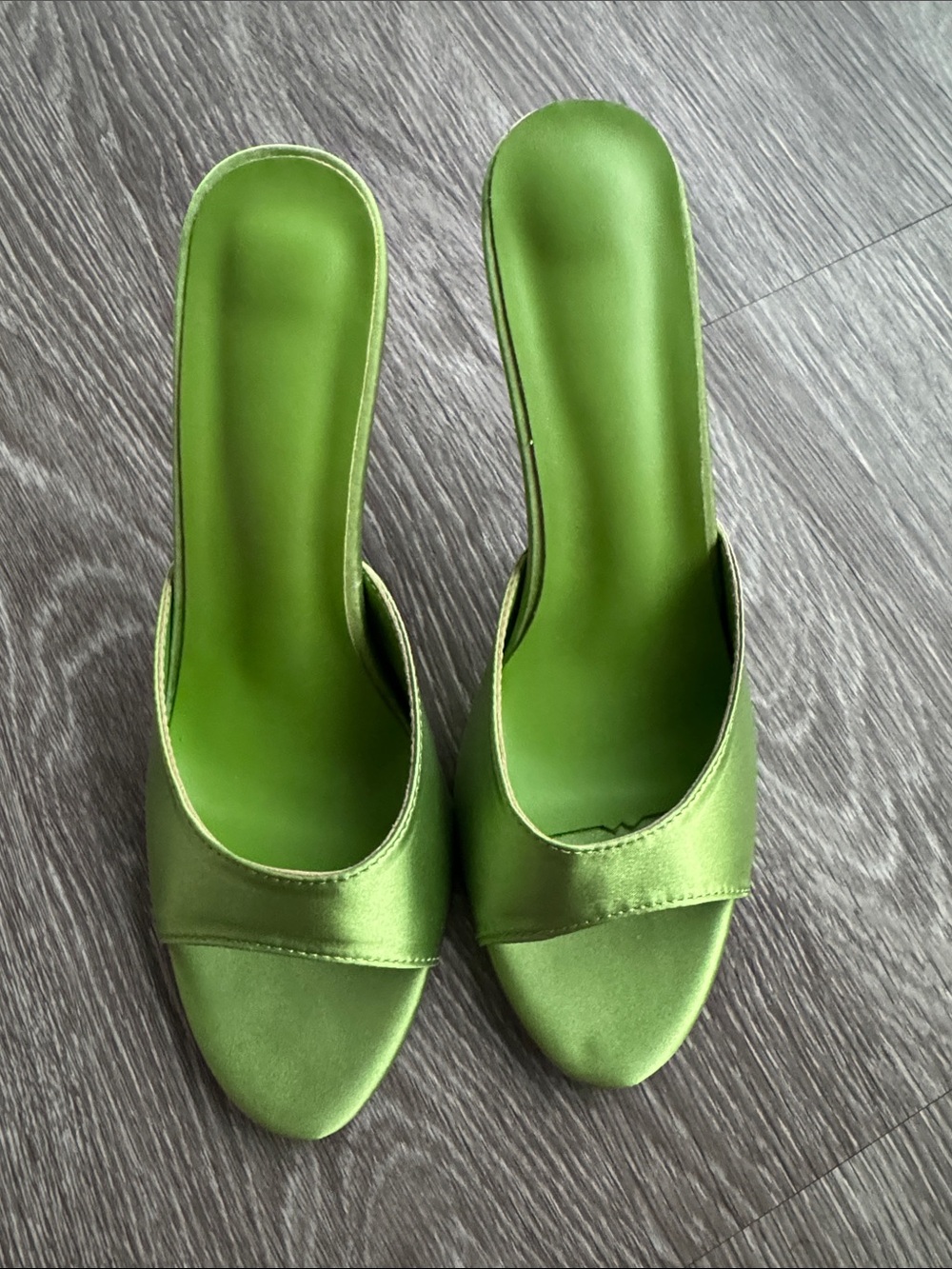 green high heels